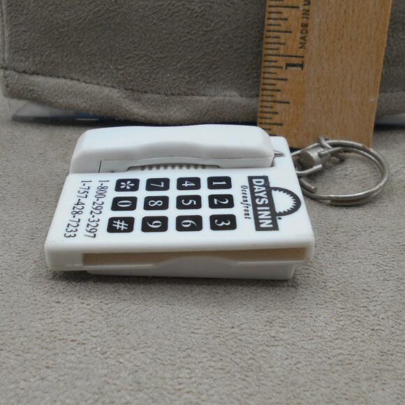 Days Inn Virginia Beach Oceanfront Hotel Phone Keychain w/Pen - Picture 6 of 6
